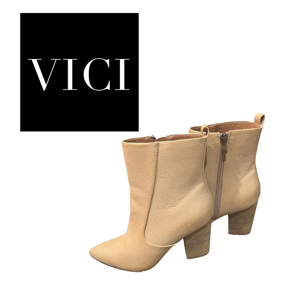 VICI Ankle Boots